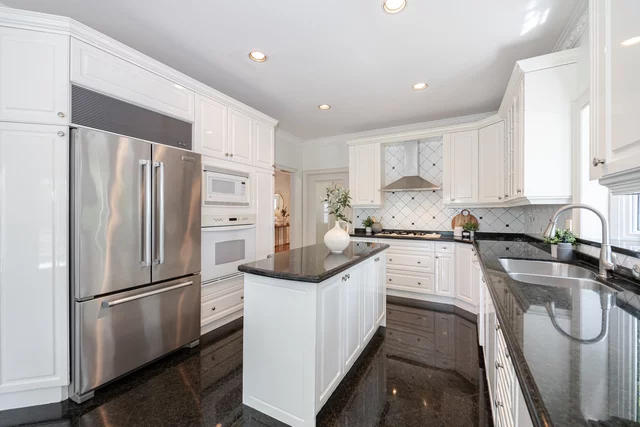 2 Polo Crescent, Woodbridge - photo 27
