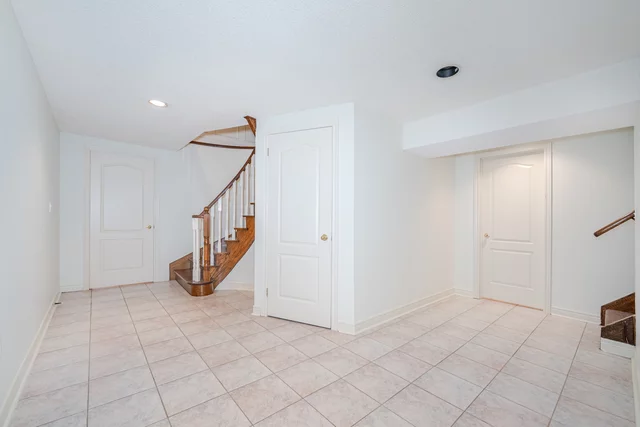 2 Polo Crescent, Woodbridge - photo 58