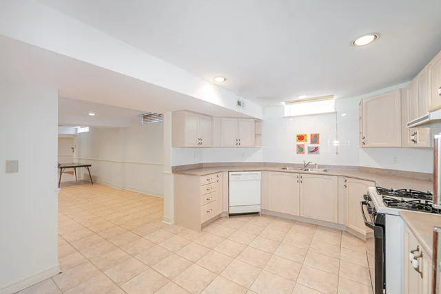2 Polo Crescent, Woodbridge - photo 60