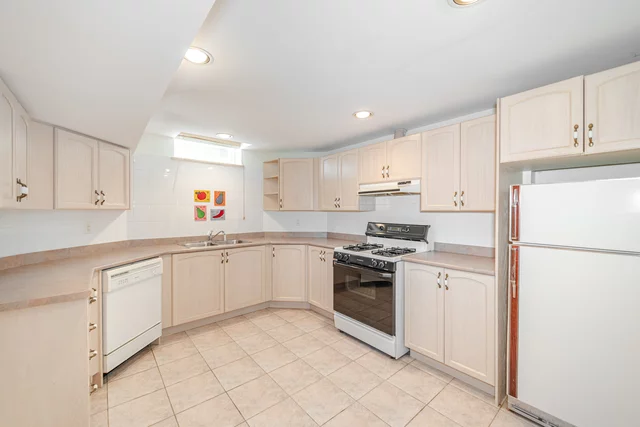 2 Polo Crescent, Woodbridge - photo 61