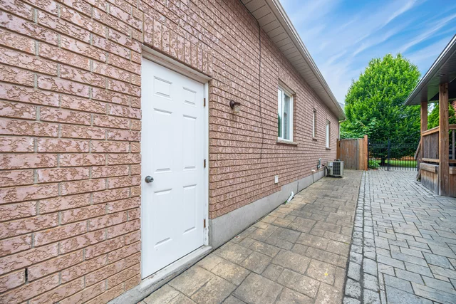 2 Polo Crescent, Woodbridge - photo 76