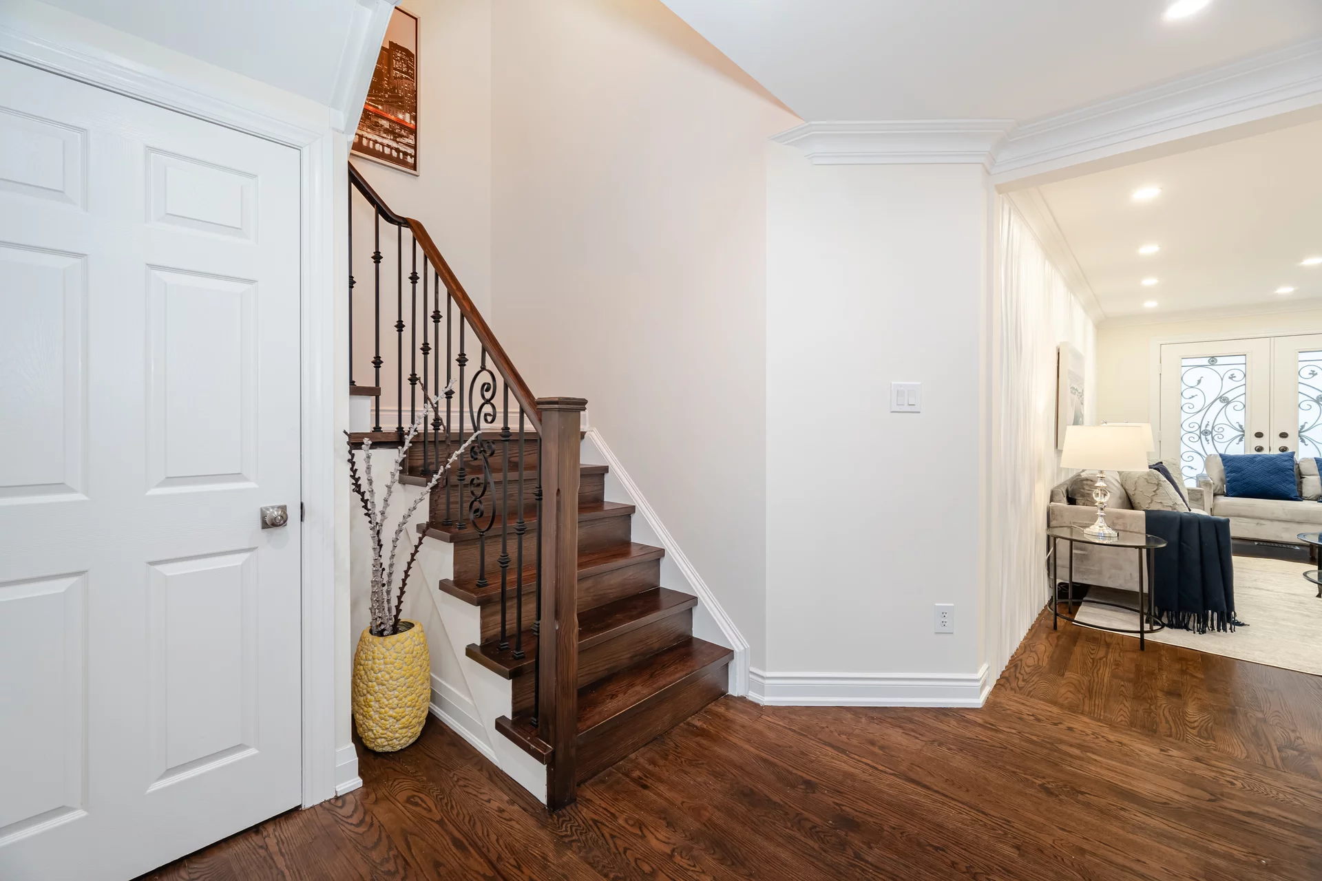 3043812