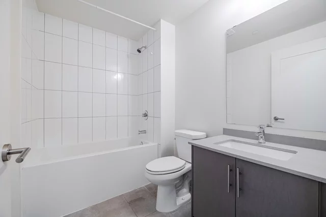 #711-509 Dundas Street West, Oakville - photo 24