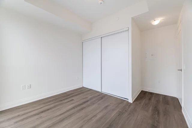 #711-509 Dundas Street West, Oakville - photo 28