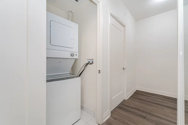 #711-509 Dundas Street West, Oakville - photo 30