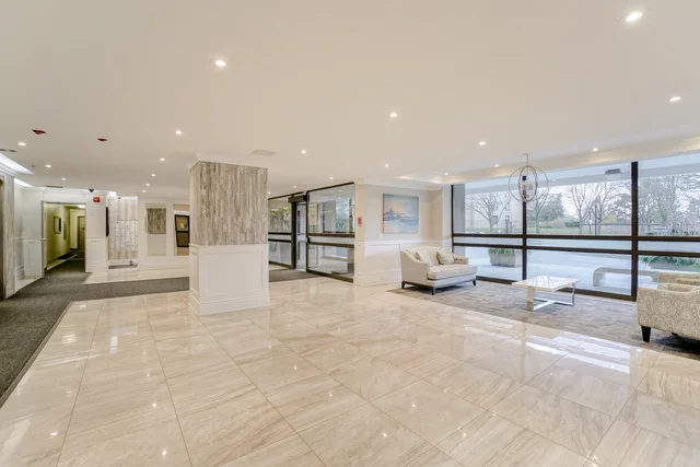 #214-475 The West Mall, Etobicoke - photo 7
