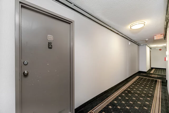 #214-475 The West Mall, Etobicoke - photo 9