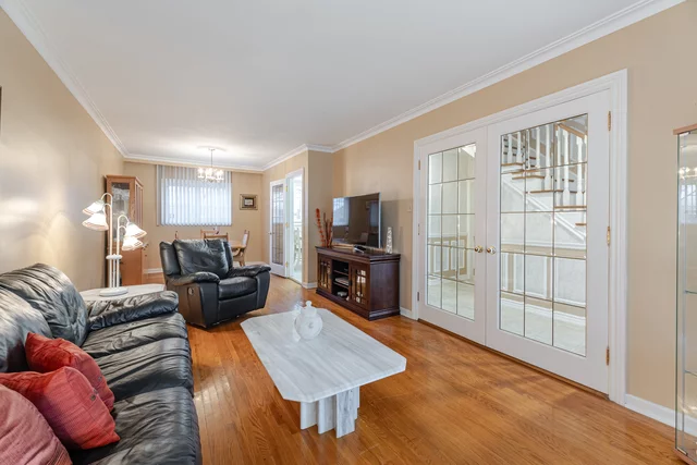 2134 Sheppard Avenue West, North York - photo 6
