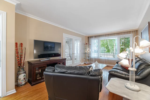 2134 Sheppard Avenue West, North York - photo 9