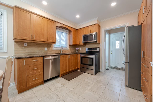 2134 Sheppard Avenue West, North York - photo 12