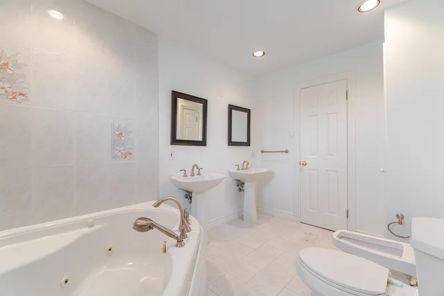 2134 Sheppard Avenue West, North York - photo 28