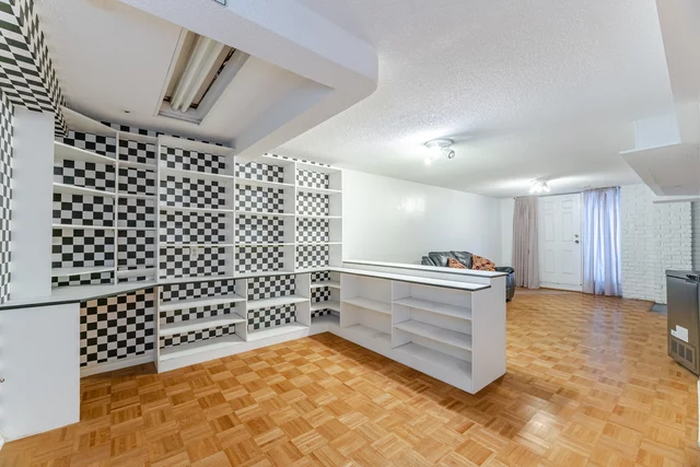 2134 Sheppard Avenue West, North York - photo 31