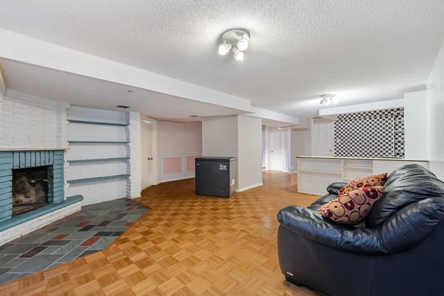 2134 Sheppard Avenue West, North York - photo 36