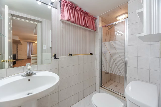 2134 Sheppard Avenue West, North York - photo 37