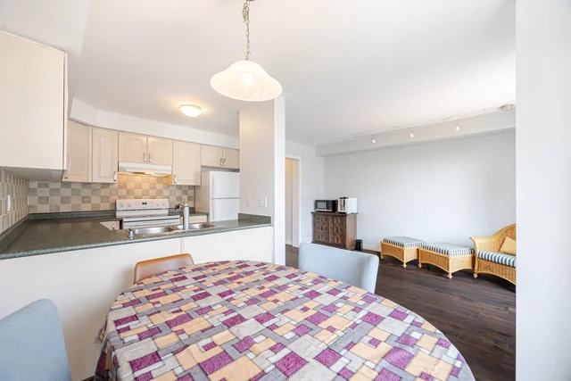 2888 Garnethill Way, Oakville - photo 18