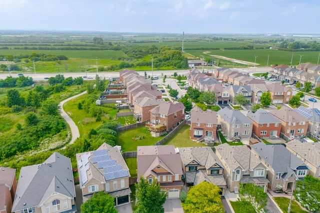 16 Birch Tree Trail, Brampton - photo 1