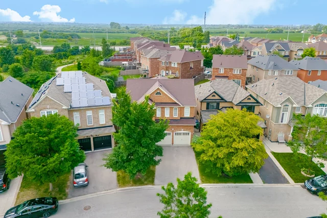 16 Birch Tree Trail, Brampton - photo 4
