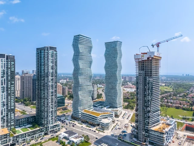 #2711-3900 Confederation Parkway, Mississauga - photo 1