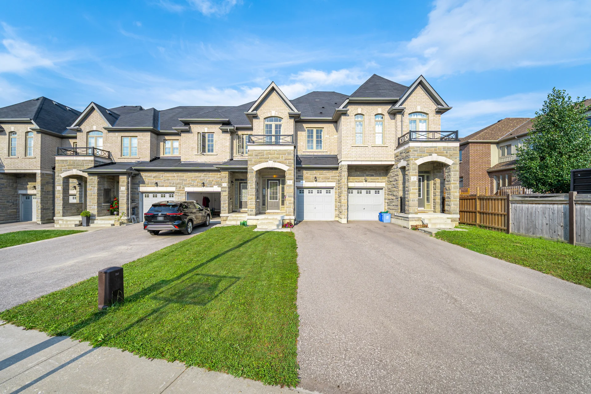 49 Walter Proctor Road, East Gwillimbury - photo 3