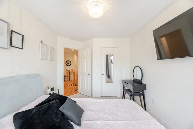 520 Downes Jackson Heights, Milton - photo 42