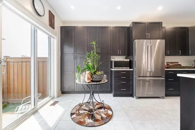 520 Downes Jackson Heights, Milton - photo 18
