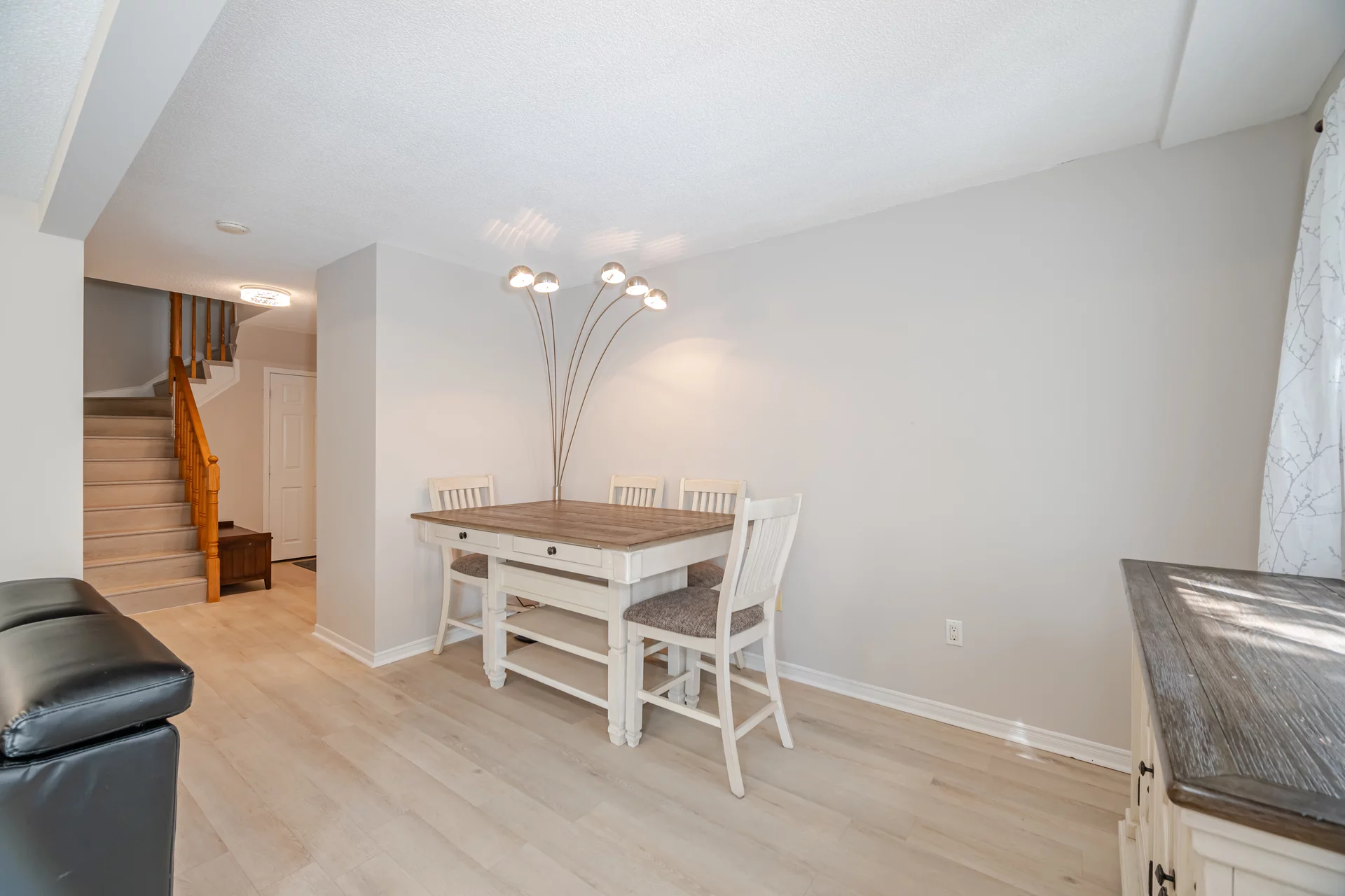 3091811