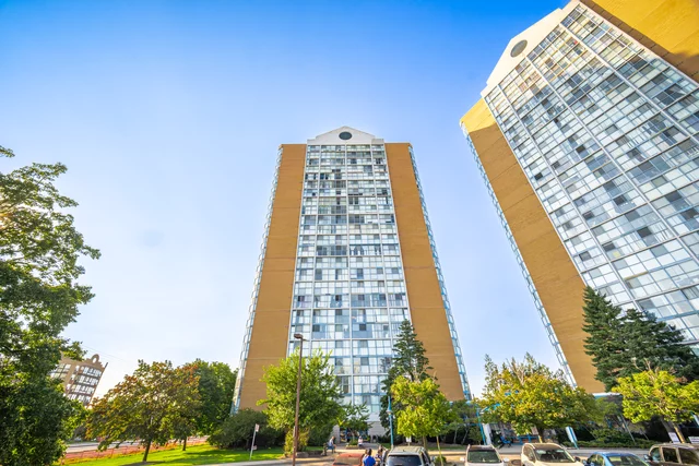 #304-25 Trailwood Drive, Mississauga - photo 1