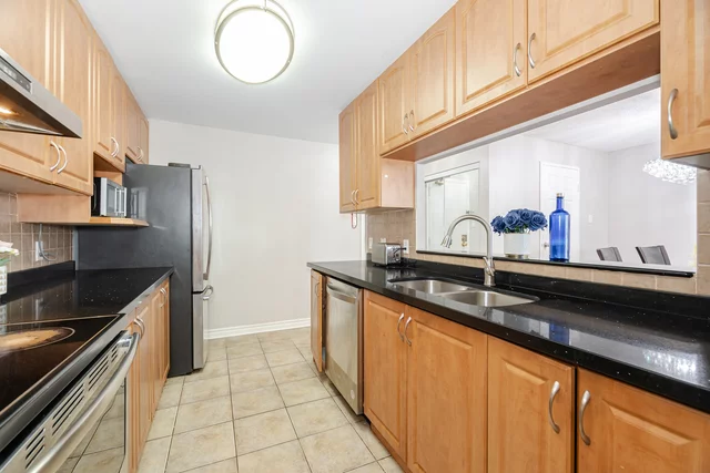 #304-25 Trailwood Drive, Mississauga - photo 6