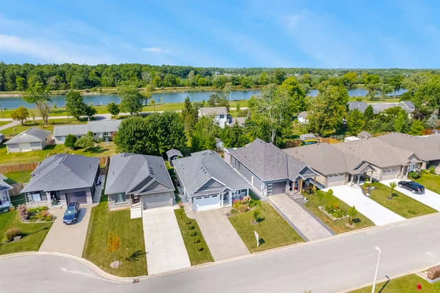 323 Regatta Drive, Welland - photo 3