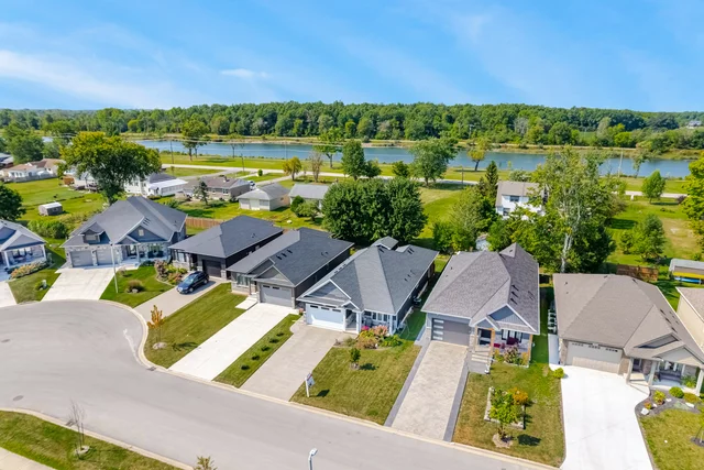 323 Regatta Drive, Welland - photo 4