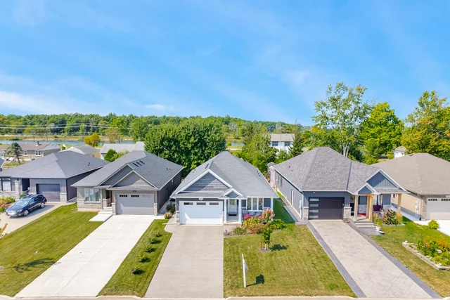 323 Regatta Drive, Welland - photo 6
