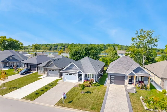 323 Regatta Drive, Welland - photo 7