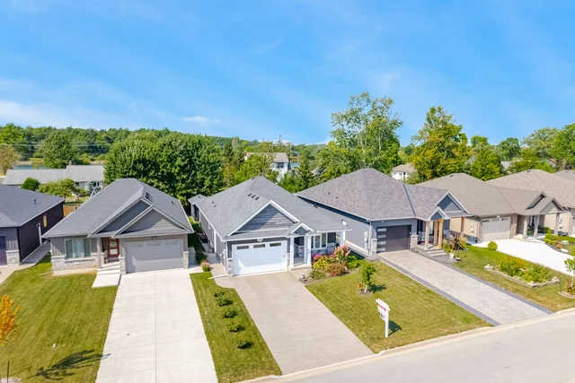 323 Regatta Drive, Welland - photo 8