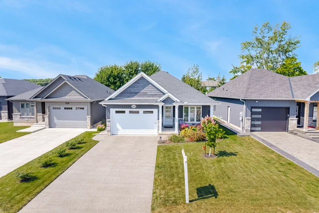 323 Regatta Drive, Welland - photo 9