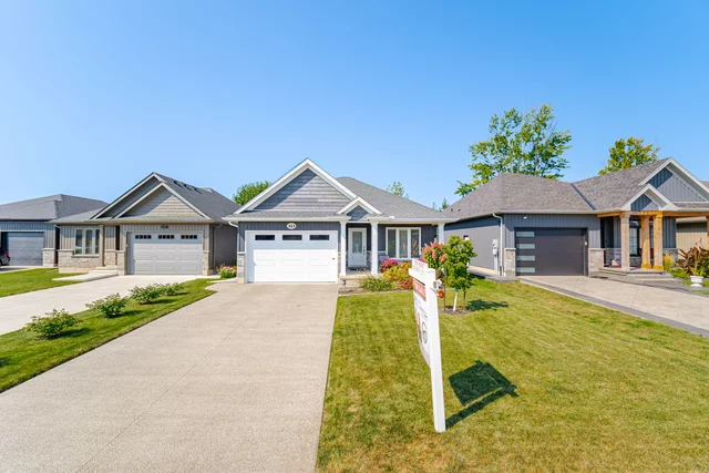 323 Regatta Drive, Welland - photo 10