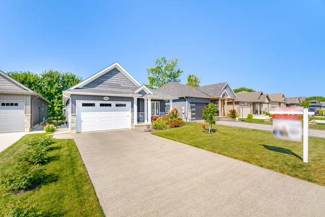 323 Regatta Drive, Welland - photo 11