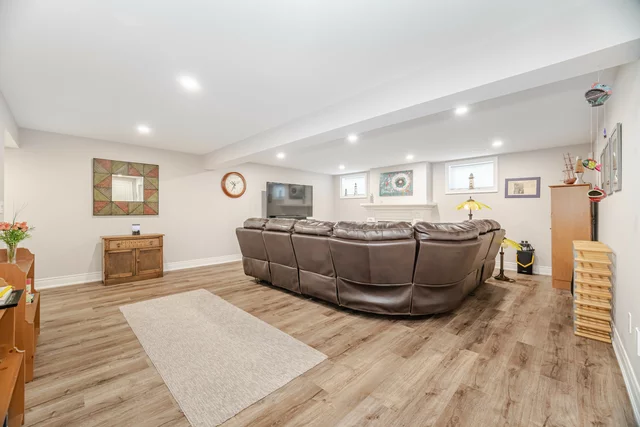 323 Regatta Drive, Welland - photo 45