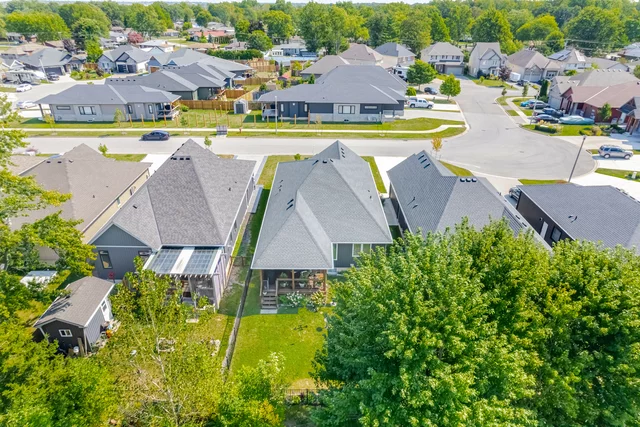 323 Regatta Drive, Welland - photo 65