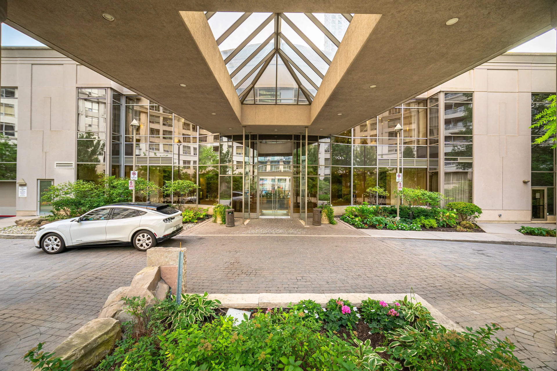 #3028-3888 Duke of York Boulevard, Mississauga - photo 3