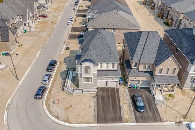 98 Raspberry Ridge Avenue, Caledon - photo 4