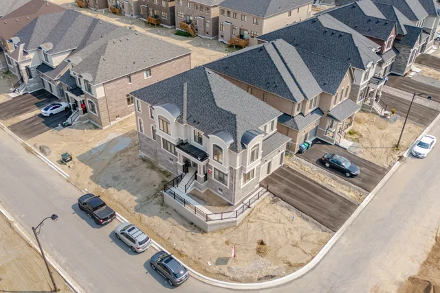 98 Raspberry Ridge Avenue, Caledon - photo 5