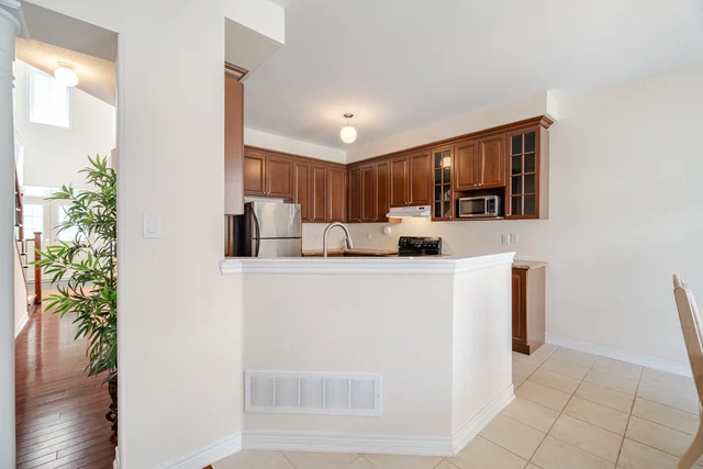 26 Bosco Drive, Woodbridge - photo 20