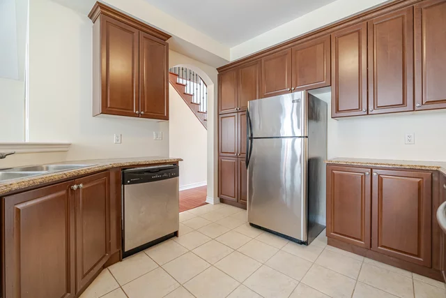 26 Bosco Drive, Woodbridge - photo 21