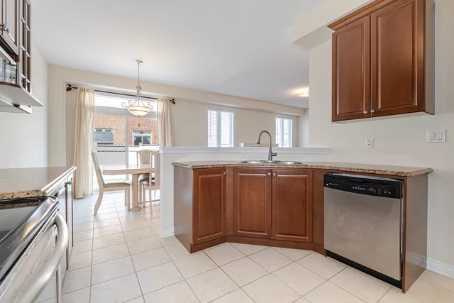 26 Bosco Drive, Woodbridge - photo 24