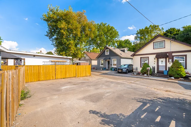 163 Bruce Street, Brantford - photo 68