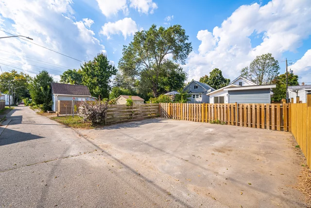 163 Bruce Street, Brantford - photo 69