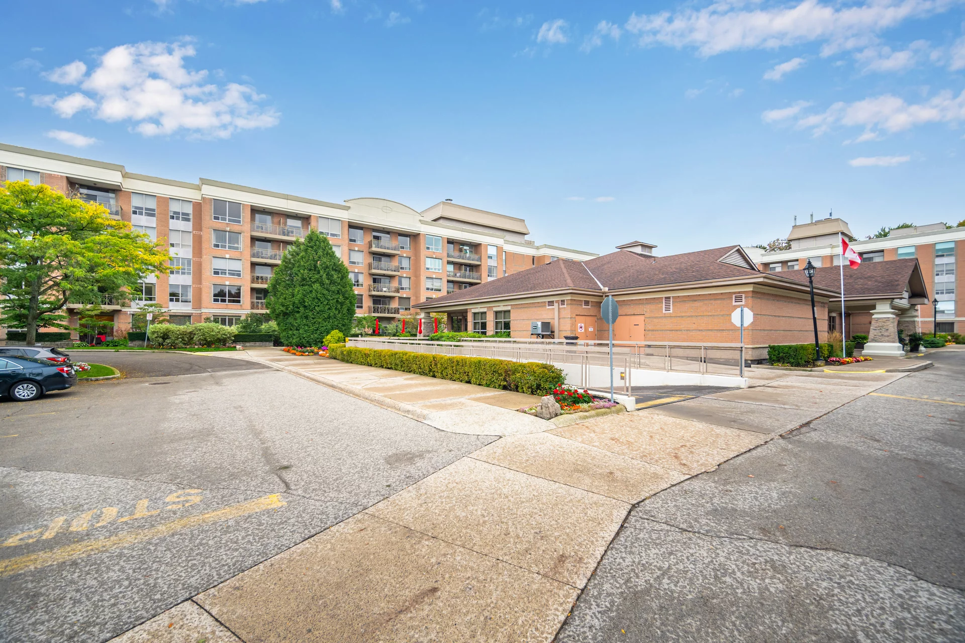 #1116-100 Burloak Drive, Burlington - photo 2