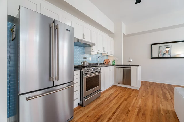 #2-1390 Bloor Street West, Toronto - photo 17