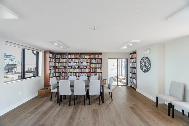 #203-102 Bronte Road, Oakville - photo 35