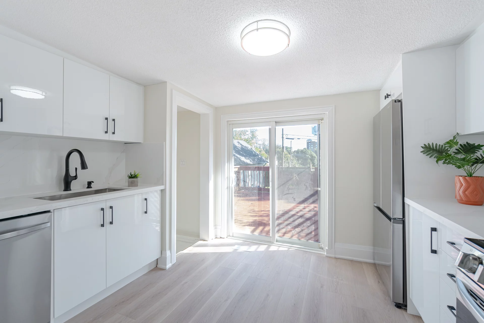 139 Gladstone Avenue, Oshawa - photo 16